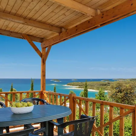 Prázdninový areál Camping Orsera 3*